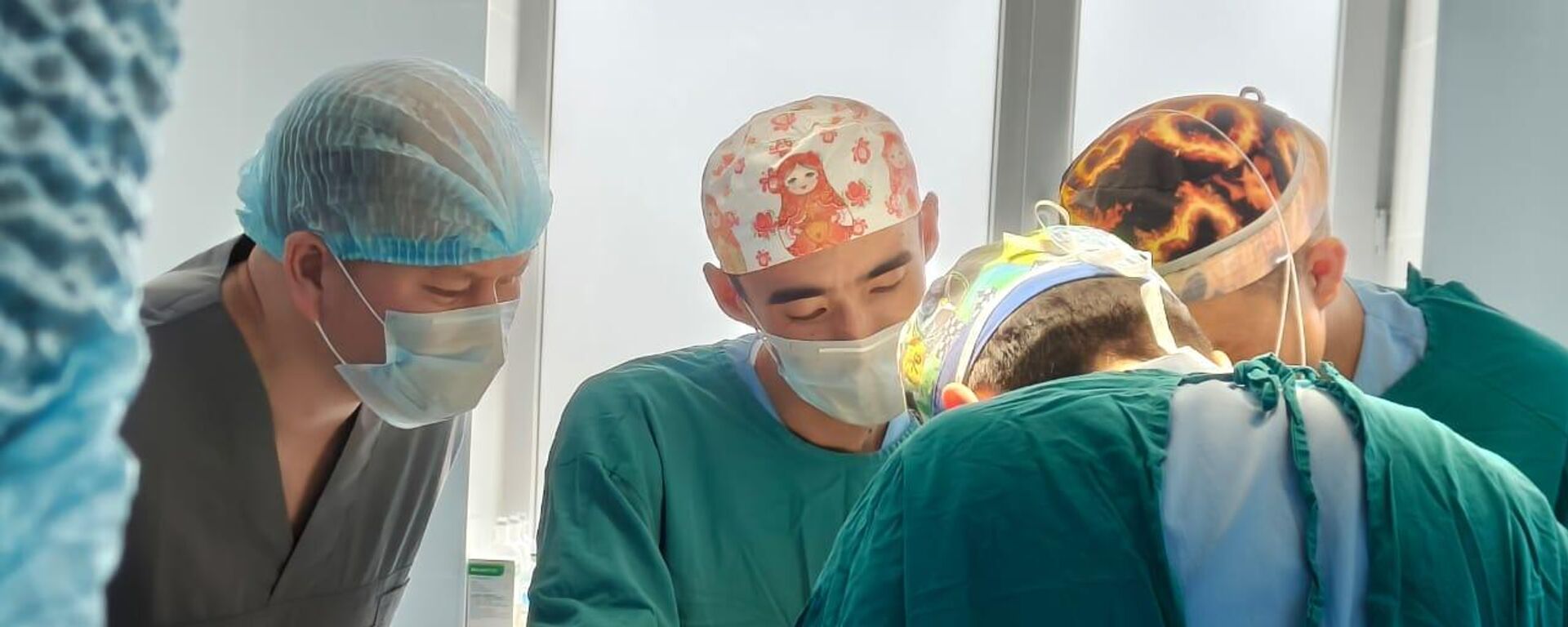 Операция по пересадке почки в Национальном центре охраны материнства и детства - Sputnik Кыргызстан, 1920, 26.03.2026