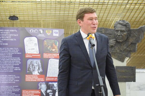 Выставка Фантастический мир Михаила Буглакова прошла в Бишкеке - Sputnik Кыргызстан