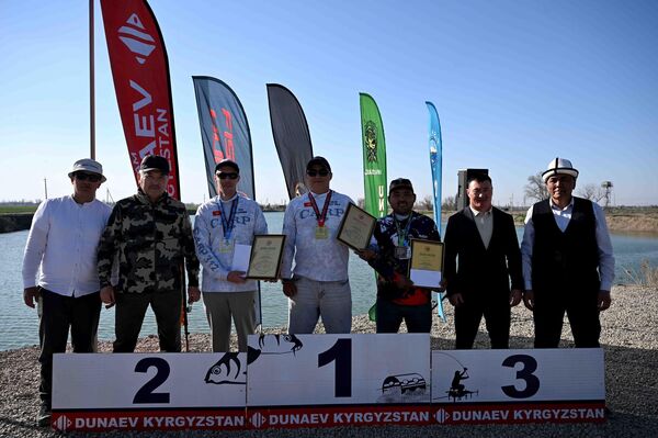 В соревнованиях приняли участие 60 спортсменов из сборных команд Кыргызстана, Казахстана и Узбекистана В соревнованиях приняли участие 60 спортсменов из сборных команд Кыргызстана, Казахстана и Узбекистана - Sputnik Кыргызстан