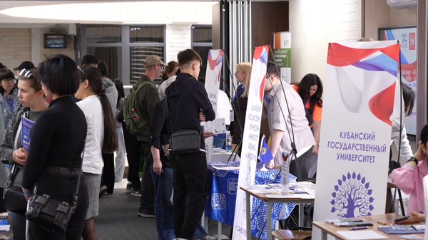 Россияда кантип акысыз билим алууга болот. Видео - Sputnik Кыргызстан