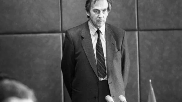 Саясий таланттардын эң сейреги — чындыкка тике карай билүү. Валентин Фалин 100 жашта - Sputnik Кыргызстан