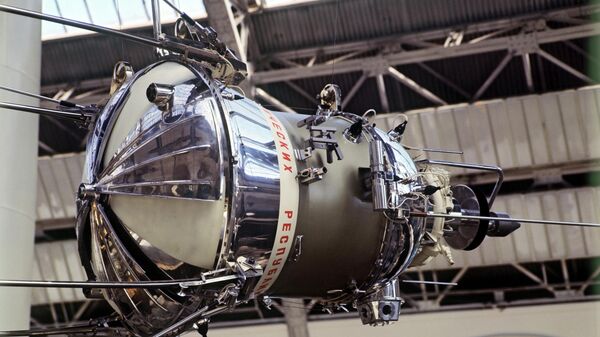 Луна-10 станциясы дүйнөдө биринчилерден болуп Айдын жасалма спутнигине айланган - Sputnik Кыргызстан