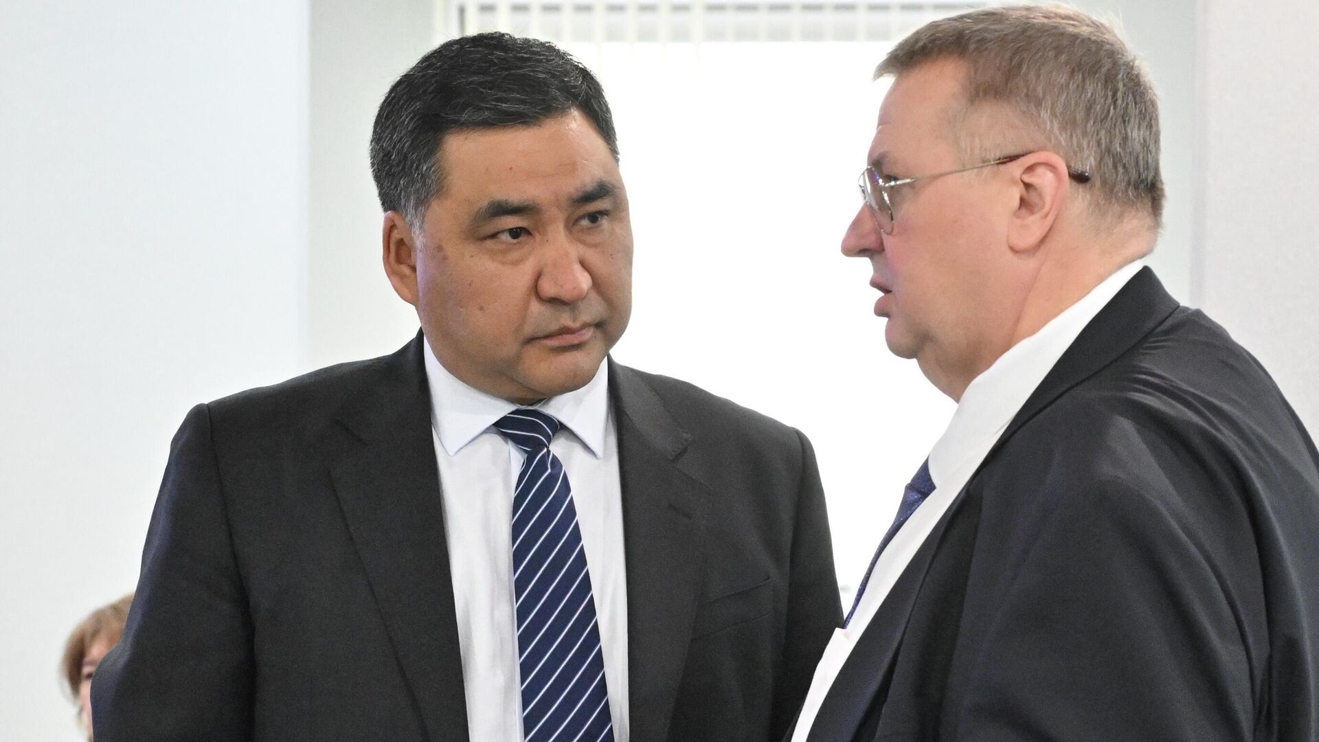 Первый замглавы кабмина Кыргызстана Данияр Амангельдиев встретился с вице-премьером России Алексеем Оверчуком - Sputnik Кыргызстан, 1920, 04.04.2026