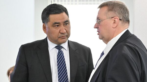 Первый замглавы кабмина Кыргызстана Данияр Амангельдиев встретился с вице-премьером России Алексеем Оверчуком - Sputnik Кыргызстан
