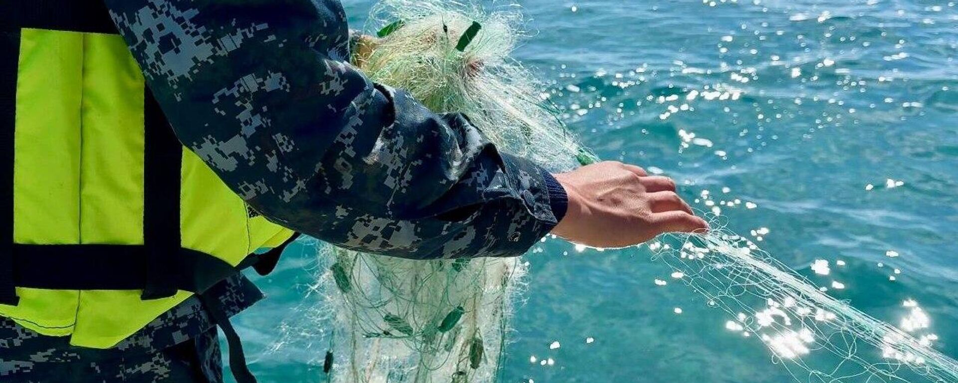 Борьба с браконьерством на Иссык-Куле - Sputnik Кыргызстан, 1920, 06.04.2026