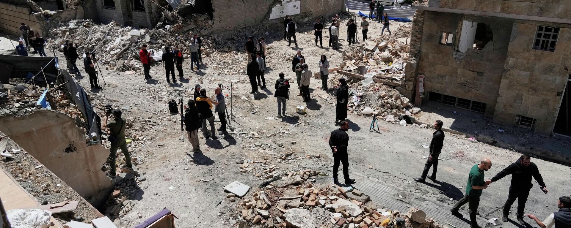 Разрушения в Тегеране после американо-израильских ударов - Sputnik Кыргызстан, 1920, 10.04.2026