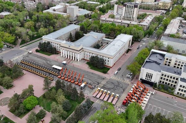 Жалпы жонунан 63 техниканын ачкычы тапшырылды - Sputnik Кыргызстан