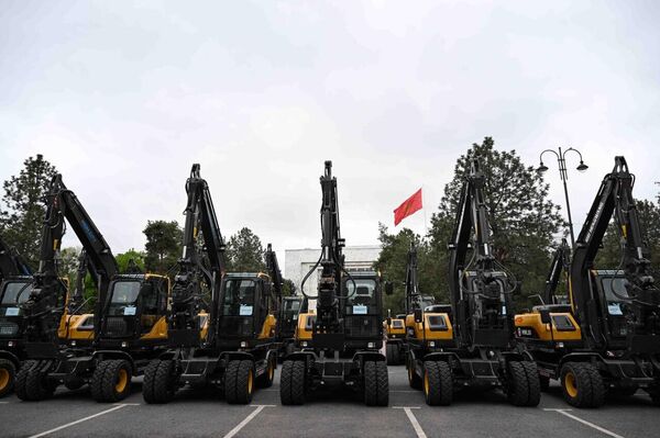 Техника министрликтин райондук суу чарба башкармалыктарына берилет - Sputnik Кыргызстан