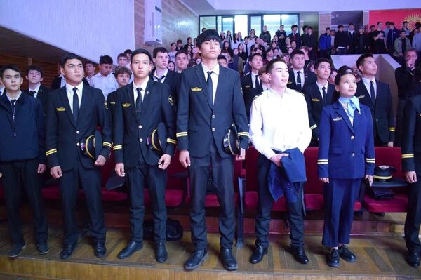 В Бишкеке прошло научно-популярное шоу Очень научные дела - Sputnik Кыргызстан