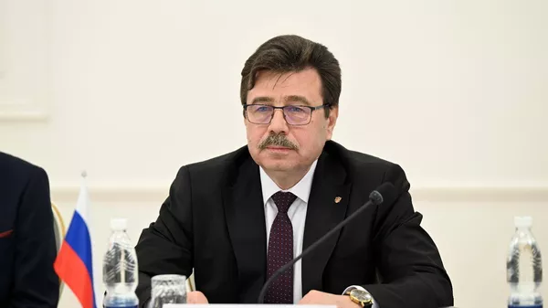 Встреча посла России Сергея Вакунова и депутата Жогорку Кенеша Эльвиры Сурабалдиевой - Sputnik Кыргызстан