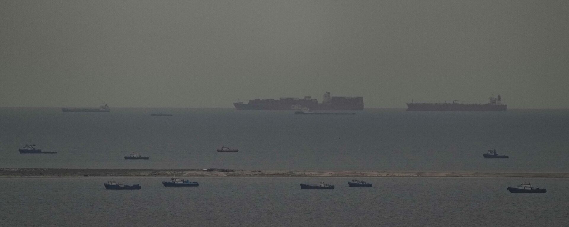 Суда в Ормузском проливе - Sputnik Кыргызстан, 1920, 10.04.2026