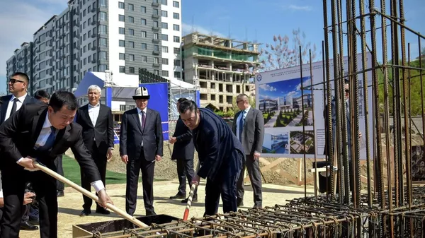 Закладка фундамента 10 школ в Оше - Sputnik Кыргызстан