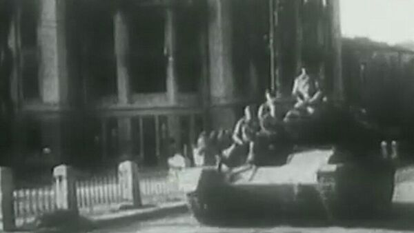 Крымдын борбору фашисттерден 865 күндөн кийин бошотулган. Видео - Sputnik Кыргызстан