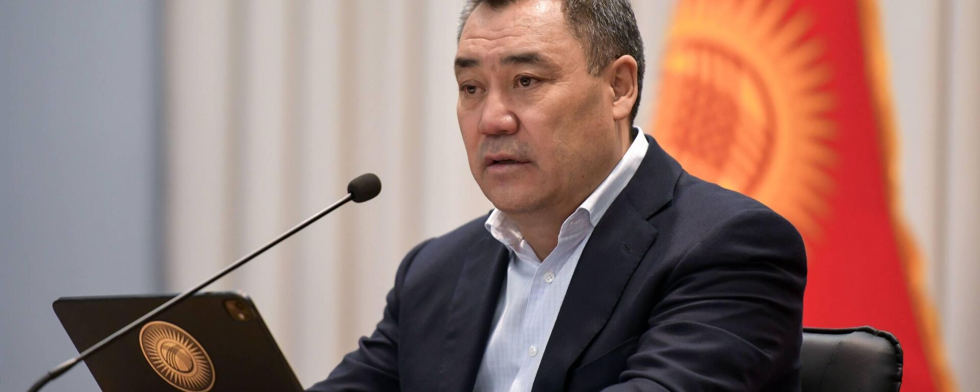 Садыр Жапаров на встрече с жителями Чон-Алайского района  - Sputnik Кыргызстан, 1920, 14.04.2026