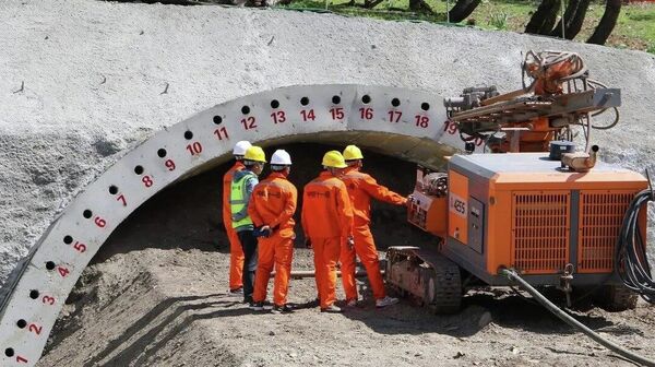 Проходка тоннелей в рамках  строительства железной дороги Китай — Кыргызстан — Узбекистан - Sputnik Кыргызстан