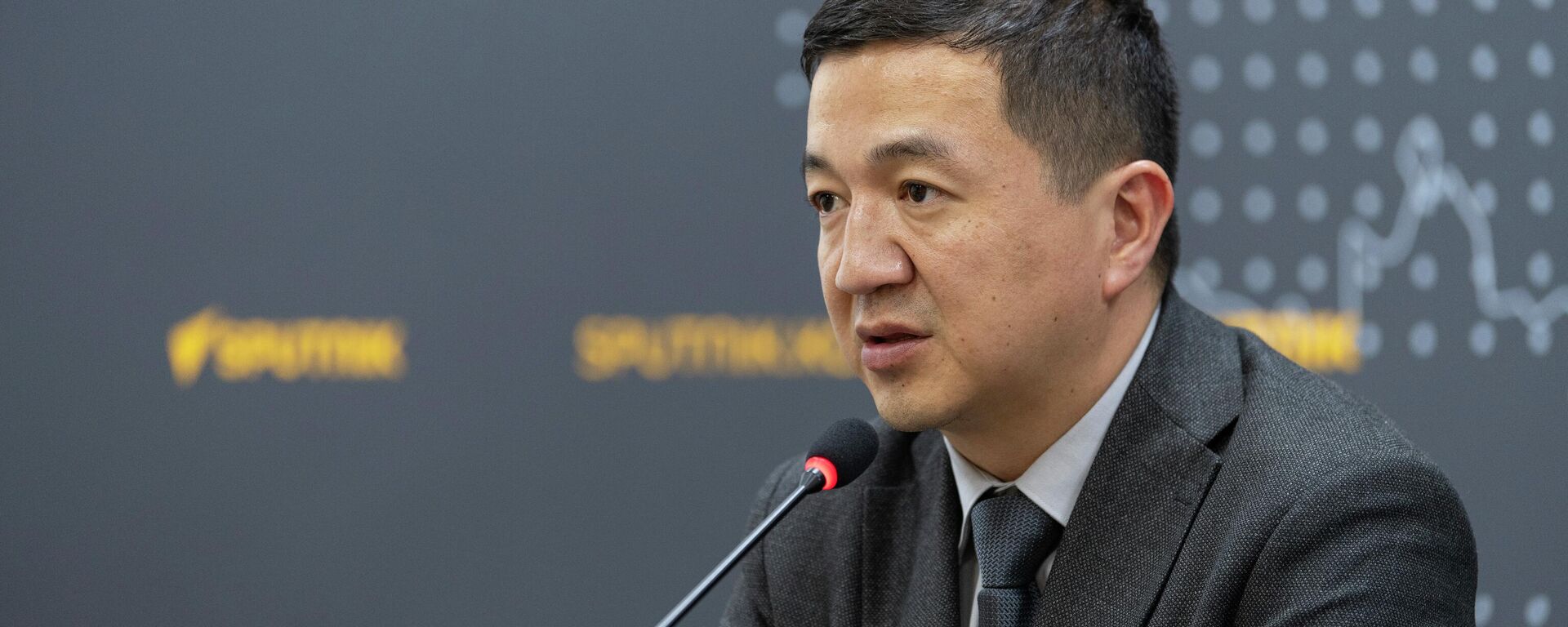 Директор Национального центра кардиологии и терапии Талант Эралиев - Sputnik Кыргызстан, 1920, 17.04.2026