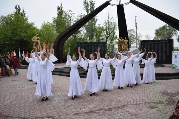 В мероприятии участвовали посол России в Кыргызстане Сергей Вакунов, представители дипмиссий стран СНГ и местных органов власти - Sputnik Кыргызстан