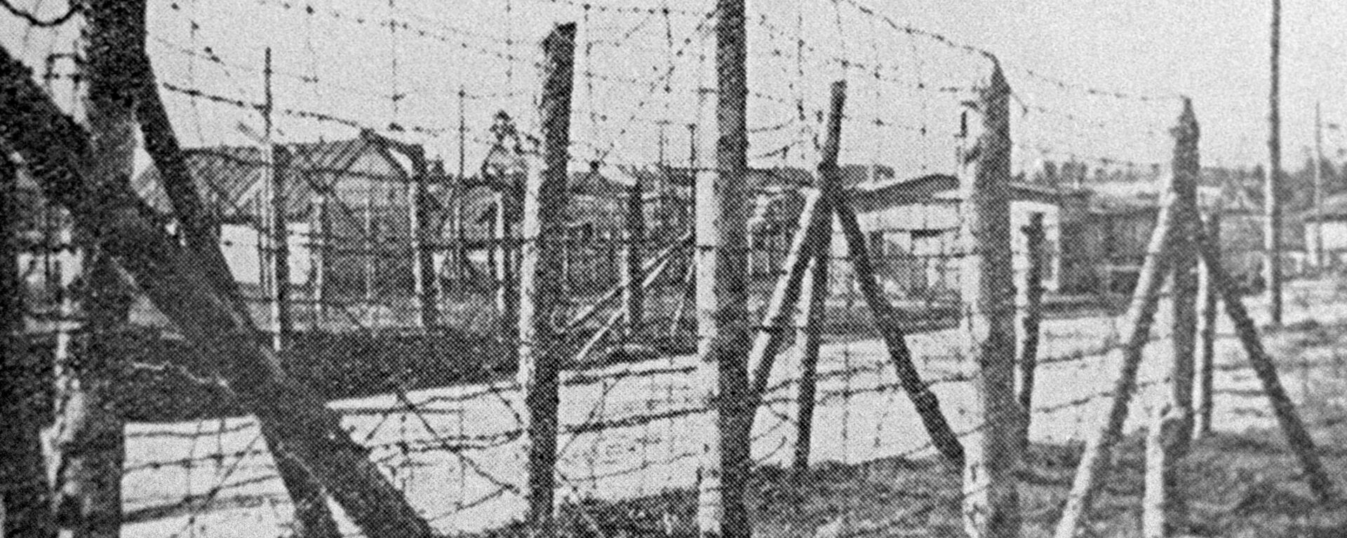 Германиялык нацисттер түптөгөн Саласпилс (концлагерь Куртенгоф)
концентрациялык лагери. Советтик Латвиянын аймагы. - Sputnik Кыргызстан, 1920, 19.04.2026