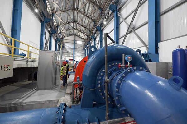 Сегодня в Кыргызстане 48 малых ГЭС общей мощностью 180 МВт. Они играют значительную роль в укреплении энергетической независимости и снижении зависимости от импорта. - Sputnik Кыргызстан