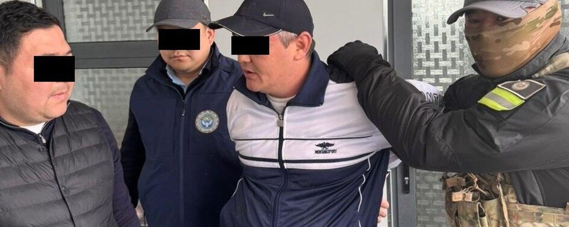 Задержание сотрудников СБНОН МВД - Sputnik Кыргызстан, 1920, 21.04.2026