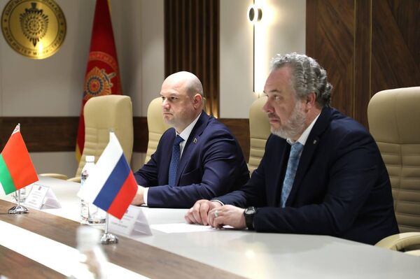 Стороны обсудили вопросы сотрудничества в сфере ведомственного образования, подготовки кадров и научного взаимодействия - Sputnik Кыргызстан