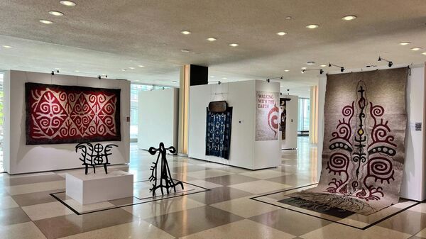 БУУнун штаб-квартирасында кыргызстандык уз-чеберлердин эмгеги эл назарына коюлду - Sputnik Кыргызстан