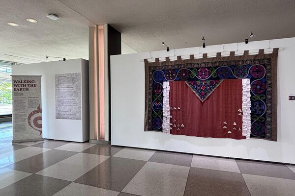 Көргөзмө &quot;Жер менен шайкештикте&quot; деген аталыш менен өтүүдө - Sputnik Кыргызстан