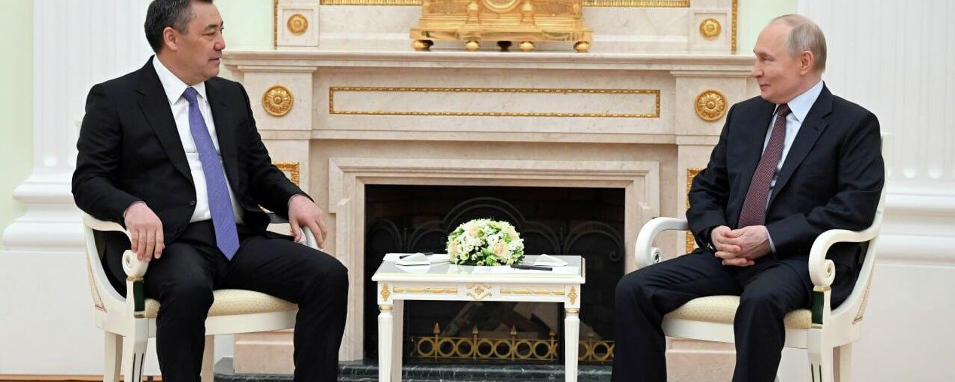 Переговоры президента Кыргызстана Садыра Жапарова с президентом России Владимиром Путиным - Sputnik Кыргызстан, 1920, 23.04.2026