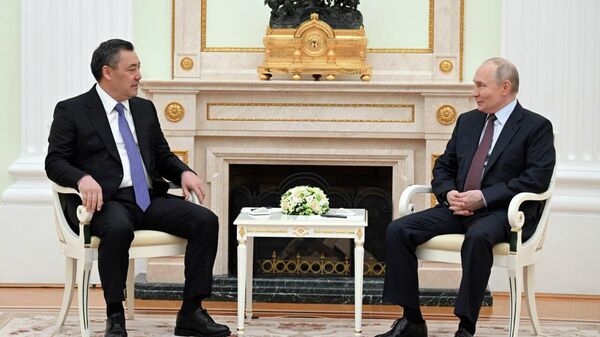 Переговоры президента Кыргызстана Садыра Жапарова с президентом России Владимиром Путиным - Sputnik Кыргызстан