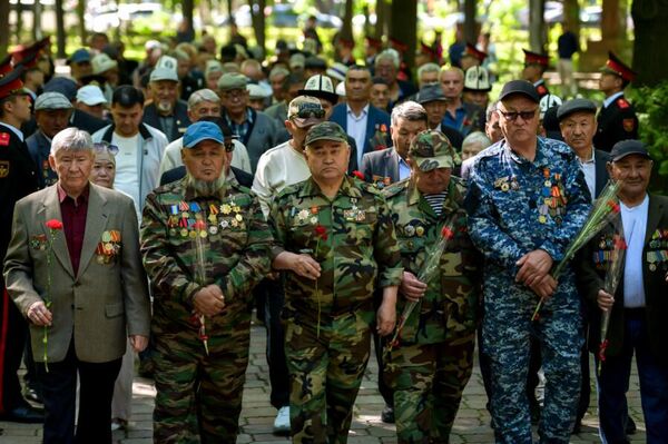 На сегодня в органах социального развития Бишкека на учете состоят 263 человека, пострадавших от последствий аварии на Чернобыльской АЭС - Sputnik Кыргызстан