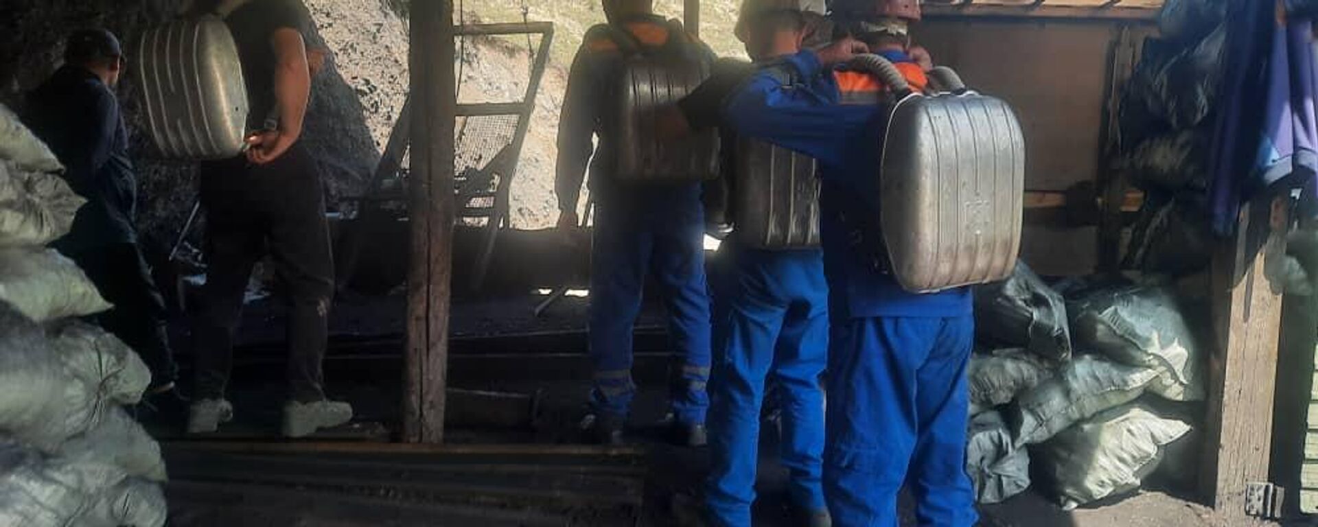 Гибель шахтера в Сулюкте - Sputnik Кыргызстан, 1920, 28.04.2026