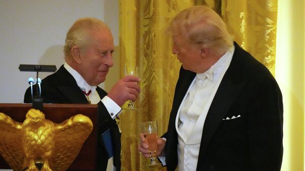 Карл III менен  Дональд Трамп - Sputnik Кыргызстан