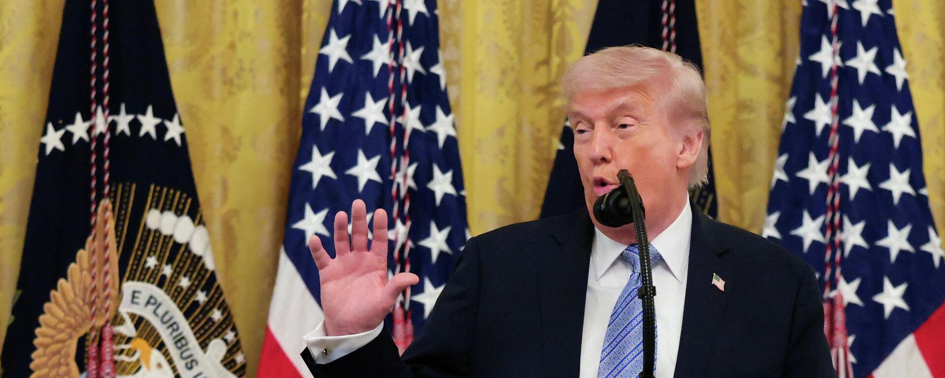 Президент США Дональд Трамп - Sputnik Кыргызстан, 1920, 06.05.2026