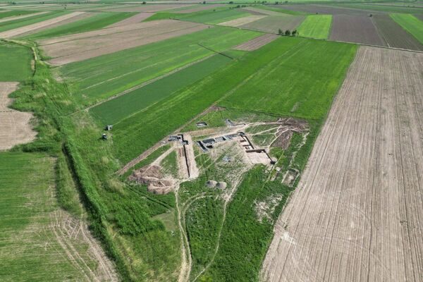 Близ Токмока нашли остатки храмового комплекса VII–VIII веков, предположительно, буддийского - Sputnik Кыргызстан