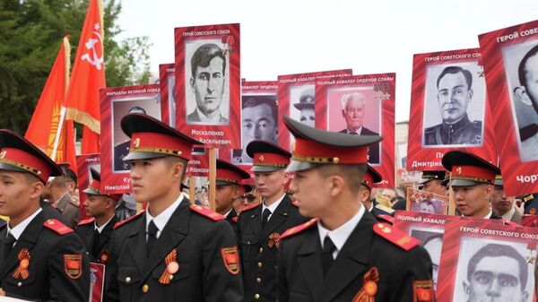 Шествие Бессмертного полка в Бишкеке - Sputnik Кыргызстан