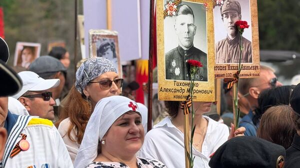 Шествие Бессмертного полка в Бишкеке - Sputnik Кыргызстан