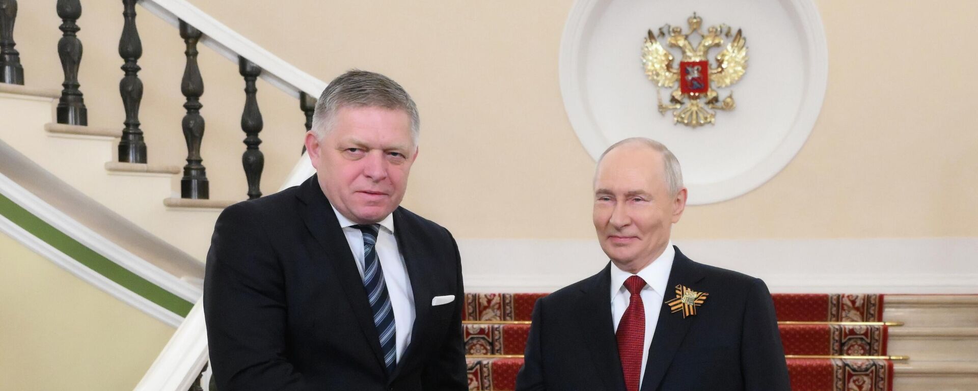 Владимир Путин и Роберт Фицо в Кремле - Sputnik Кыргызстан, 1920, 10.05.2026