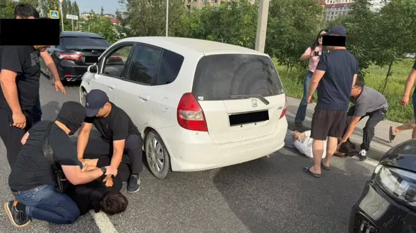 Задержание подозреваемых в распространении синтетических наркотиков в Бишкеке - Sputnik Кыргызстан
