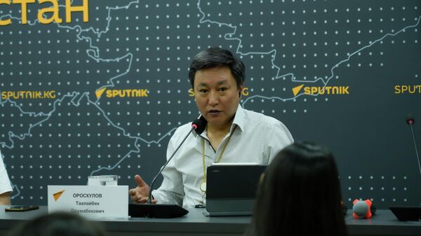 Sputnik маалымат агенттиги жана радиосунун редактор-баяндамачысы Таалайбек Ороскулов - Sputnik Кыргызстан