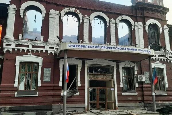 Во время атаки в здании находились 86 подростков 14–18 лет - Sputnik Кыргызстан