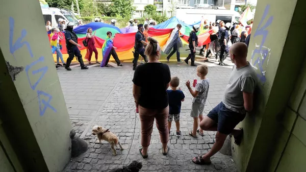 Марш в поддержку ЛГБТ-сообщества в Польше Марш в поддержку ЛГБТ-сообщества в Польше - Sputnik Кыргызстан