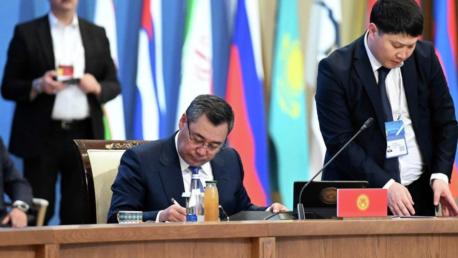 По итогам заседания Высшего Евразийского экономического совета подписано 12 документов По итогам заседания Высшего Евразийского экономического совета подписано 12 документов - Sputnik Кыргызстан, 1920, 29.05.2026