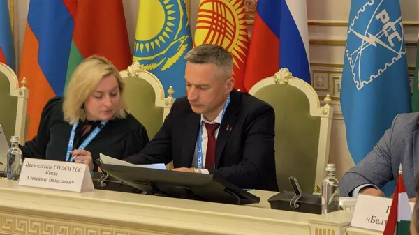 Генеральный директор РУП Белтелеком Александр Кенда на открытии заседания Совета операторов электросвязи и инфокоммуникаций РСС и Комиссии РСС по регулированию телекоммуникаций  - Sputnik Кыргызстан