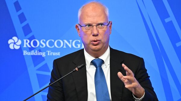 РФ президентинин чет өлкөлөр менен инвестициялык-экономикалык кызматташуу боюнча атайын өкүлү Кирилл Дмитриев Санк-Петербургдагы эл аралык экономикалык форумда  - Sputnik Кыргызстан