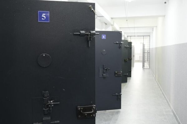 Следственный изолятор построен в рамках реализации &quot;дорожной карты&quot; по переносу учреждений уголовно-исполнительной системы за пределы населенных пунктов - Sputnik Кыргызстан