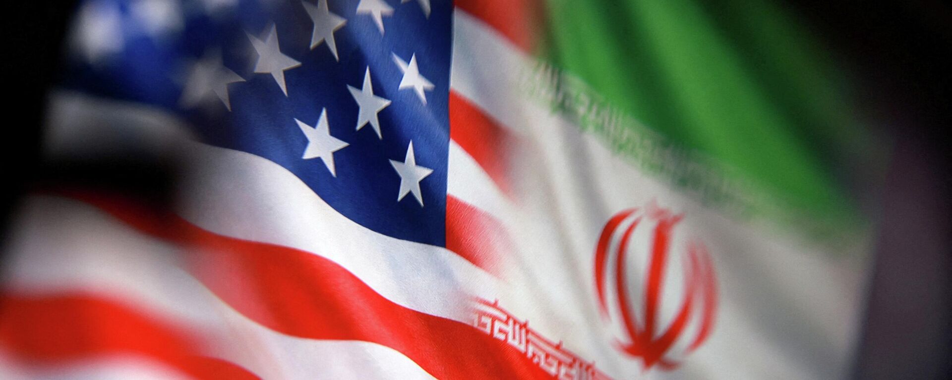 Флаг США и Ирана - Sputnik Кыргызстан, 1920, 13.06.2026