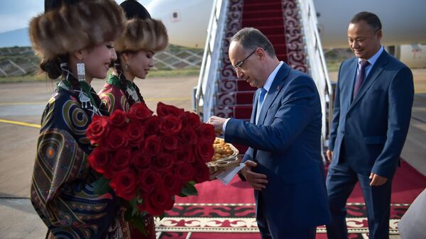 Кыргызстанга Албаниянын президенти Байрам Бегай расмий сапар менен келди - Sputnik Кыргызстан