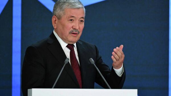 Адылбек Касымалиев на международной конференции по укреплению культурных связей и развитию креативных индустрий в Санкт-Петербурге - Sputnik Кыргызстан
