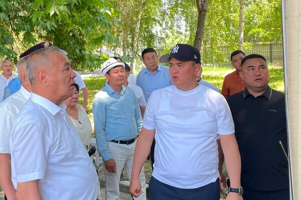 Министр строительства, архитектуры и жилищно-коммунального хозяйства Нурдан Орунтаев сообщил, что новый музей поможет сохранению истории, культурного наследия, памяти о жизни выдающегося общественно-политического деятеля. - Sputnik Кыргызстан