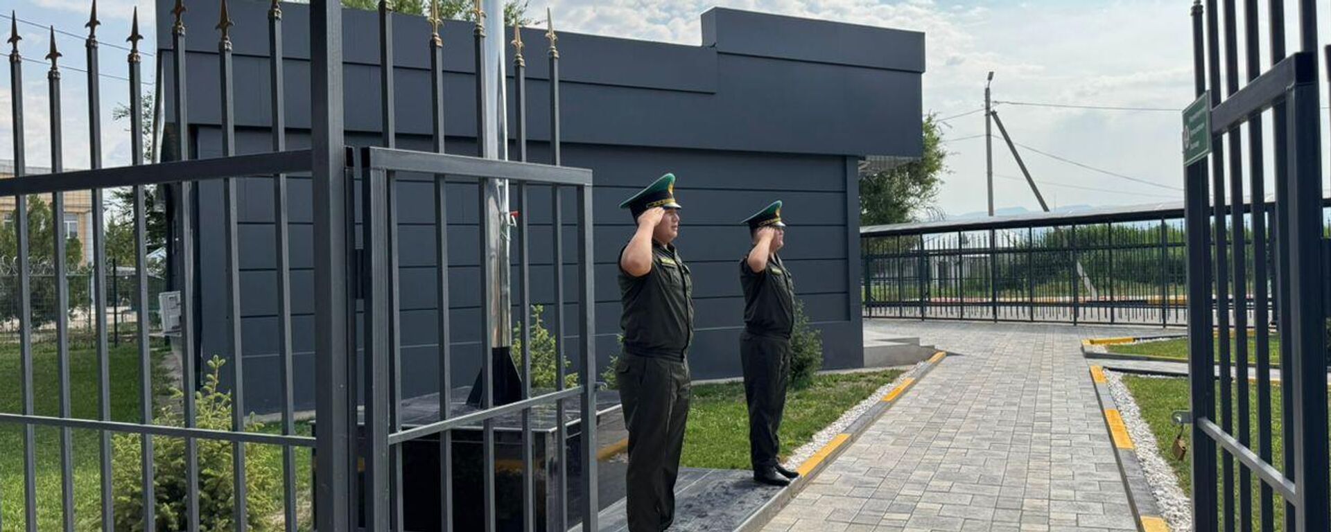 Пункт пропуска Чон-Капка на кыргызско-казахской границе - Sputnik Кыргызстан, 1920, 30.06.2026